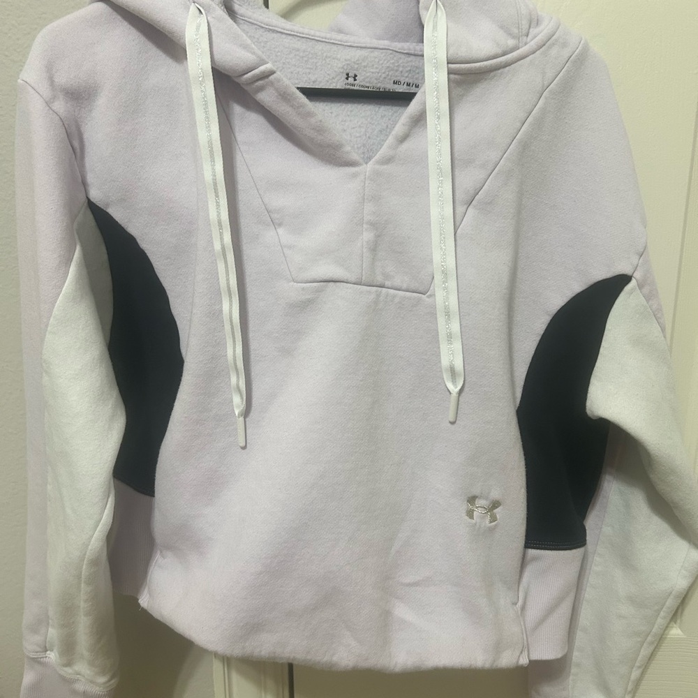 Under Armour Women's Pink and Black Hoodie crop